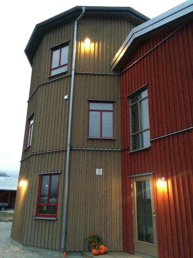 Flyingehus Gardshotell Zewnętrze zdjęcie